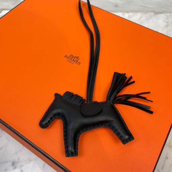 SOLD🖤Hermès Lambskin So Black Noir Rodeo Horse Charm MM - Picture 6 of 10